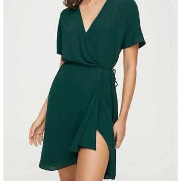Babaton Dresses & Skirts - NWT Aritzia Babaton Wallace Green Emerald Wrap Dress Sz L